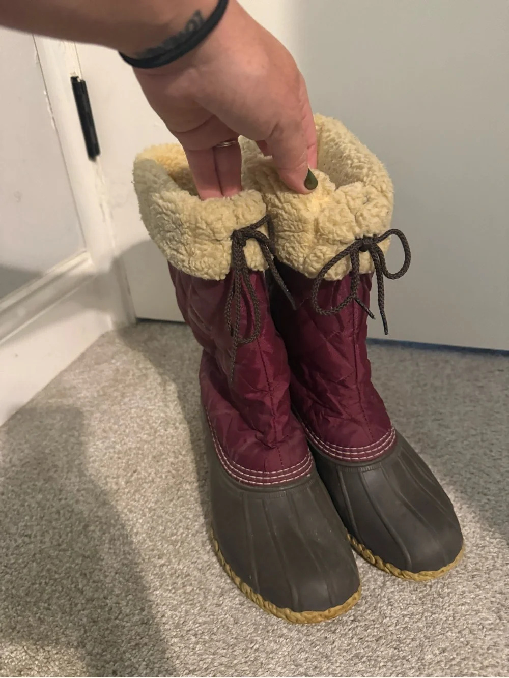 Ll bean Women’s Insulated Winter Snow Boots - Burgundy with Cream Faux Fur